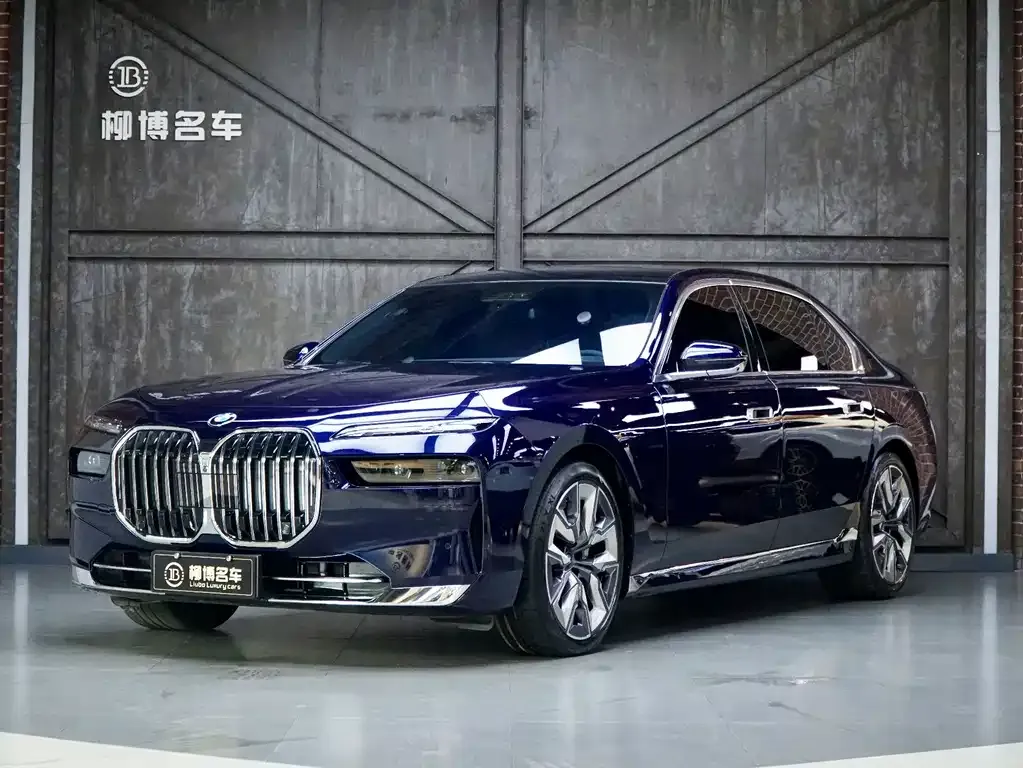 2023 BMW 7 740Li