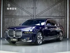 2023 BMW 7 740Li, синий — фото 1