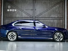 2023 BMW 7 740Li, синий — фото 2