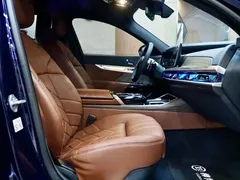 2023 BMW 7 740Li, синий — фото 8