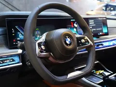 2023 BMW 7 740Li, синий — фото 10