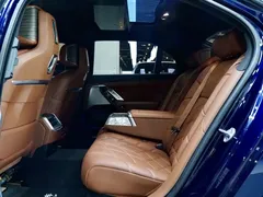 2023 BMW 7 740Li, синий — фото 17