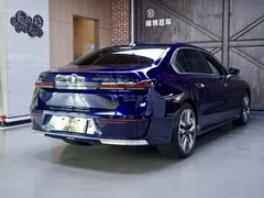 2023 BMW 7 740Li, синий — фото 20