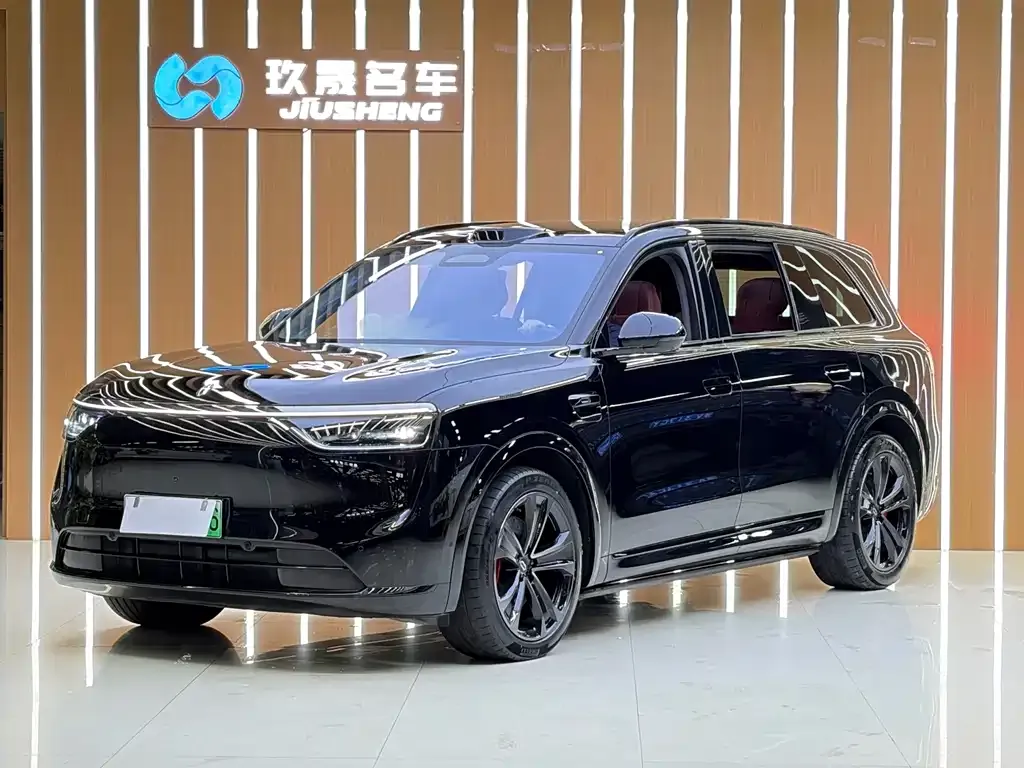 2025 Aito M8 53.4kWh 5 192
