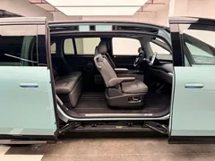 2025 Zeekr Mix Smart Driving, синий — фото 18