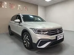 2022 Volkswagen Tiguan L 330TSI AT 2WD — фото 3
