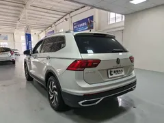 2022 Volkswagen Tiguan L 330TSI AT 2WD — фото 6