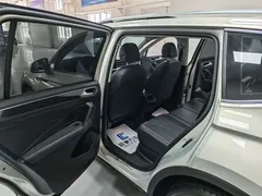 2022 Volkswagen Tiguan L 330TSI AT 2WD — фото 12