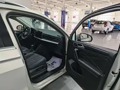 2022 Volkswagen Tiguan L 330TSI AT 2WD — фото 13
