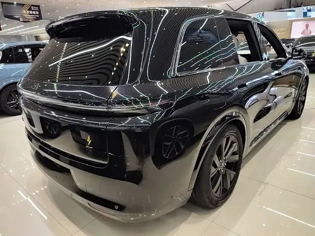 2023 Li Auto L8