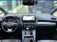 2020 Lexus LM 300h, чёрный — фото 13