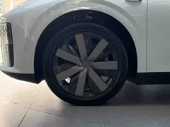 2025 Li Auto i6 4WD, белый — фото 9