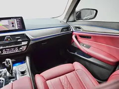 2022 BMW 5 Series 530Li, чёрный — фото 10