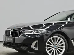 2022 BMW 5 Series 530Li, чёрный — фото 24