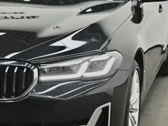 2022 BMW 5 Series 530Li, чёрный — фото 27