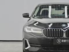 2022 BMW 5 Series 530Li, чёрный — фото 29