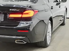 2022 BMW 5 Series 530Li, чёрный — фото 33