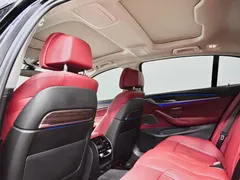 2022 BMW 5 Series 530Li, чёрный — фото 49