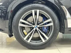 2021 BMW X7 xDrive40i M, чёрный — фото 28