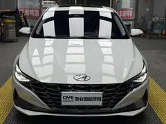 2021 Hyundai Elantra 1.5L CVT LUX Premium, белый — фото 2