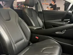 2021 Hyundai Elantra 1.5L CVT LUX Premium, белый — фото 11