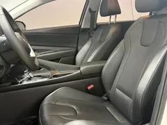 2021 Hyundai Elantra 1.5L CVT LUX Premium, белый — фото 12