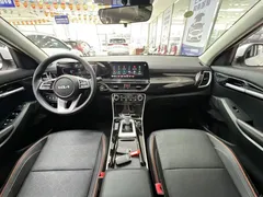 2023 Kia Seltos 1.5L CVT Luxury, белый — фото 9