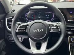 2023 Kia Seltos 1.5L CVT Luxury, белый — фото 10