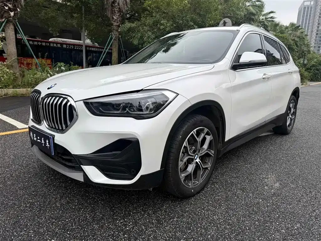 2022 BMW X1