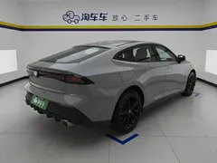 2023 Changan UNI-V iDD 1.5T 113km PHEV — фото 3