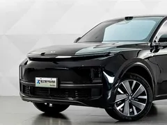 2025 Li Auto L8 Max, чёрный — фото 3