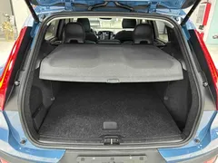 2023 Volvo XC40 B4 4WD Luxury, синий — фото 21
