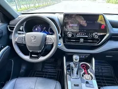 2022 Toyota Crown Kluger 2.5L HEV 4WD Premium, чёрный — фото 12