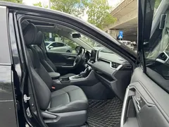 2021 Toyota Wildlander Hybrid 2.5L E-CVT 4WD Luxury, чёрный — фото 13