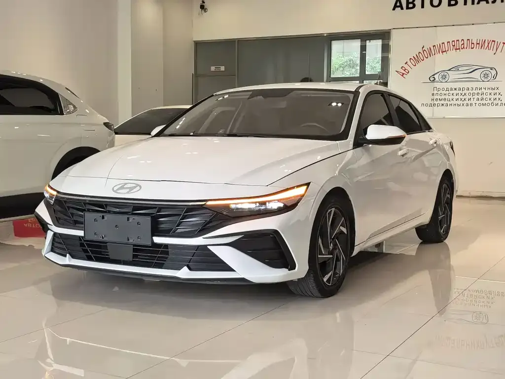 2023 Hyundai Elantra 1.5L CVT LUX Premium