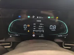 2023 Hyundai Elantra 1.5L CVT LUX Premium, белый — фото 3