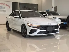 2023 Hyundai Elantra 1.5L CVT LUX Premium, белый — фото 5