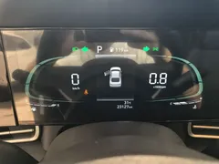 2023 Hyundai Elantra 1.5L CVT LUX Premium — фото 2
