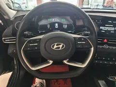 2023 Hyundai Elantra 1.5L CVT LUX Premium — фото 8