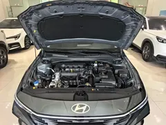 2023 Hyundai Elantra 1.5L CVT LUX Premium — фото 18