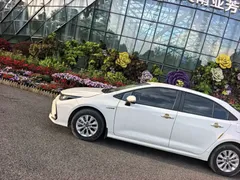2021 Toyota Corolla Hybrid 1.8L E-CVT Elite, белый — фото 4