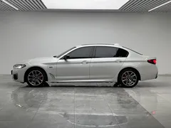 2022 BMW 5 Series 5 535Le M, белый — фото 7