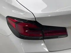 2022 BMW 5 Series 5 535Le M, белый — фото 20