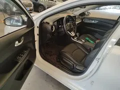 2021 Kia Cerato 1.5L CVT Youth, белый — фото 12