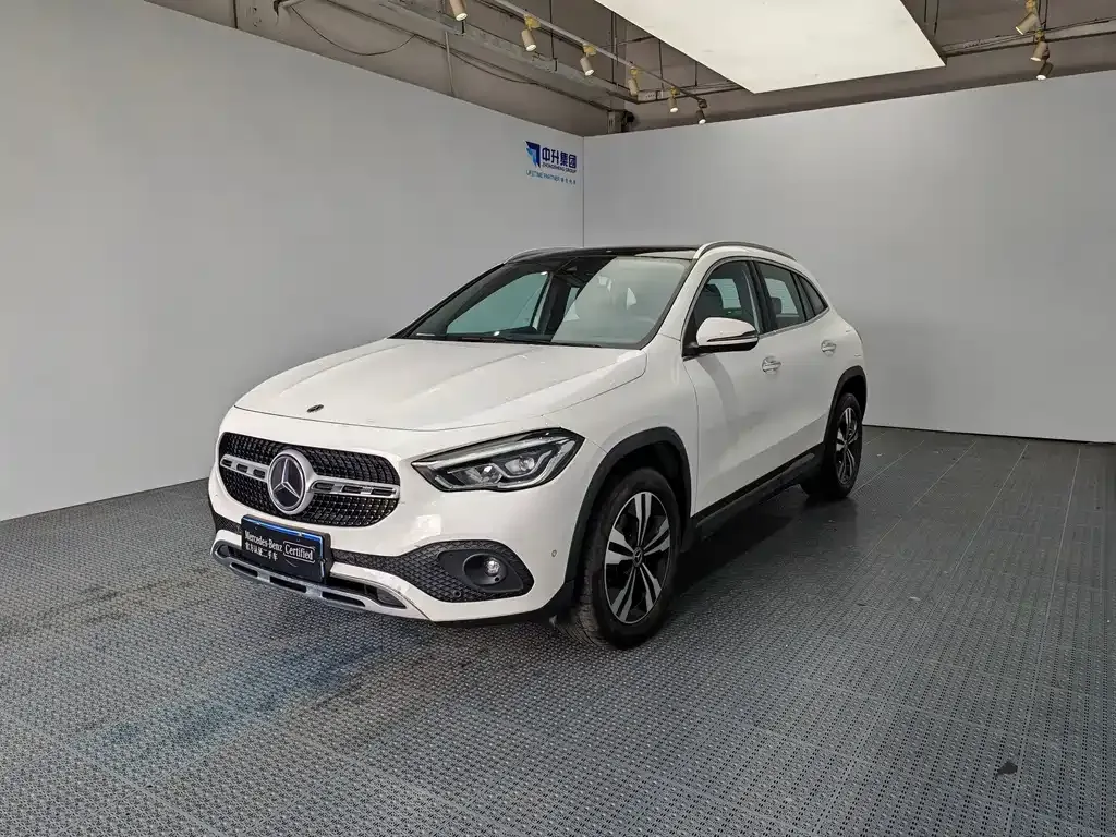 2023 Mercedes-Benz GLA 220