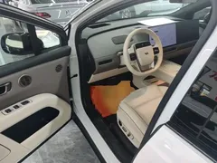 2025 Li Auto i6 2WD Standard, белый — фото 16