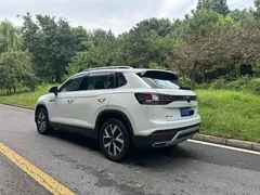 2023 Volkswagen Tayron 330TSI 2WD Plus, белый — фото 4