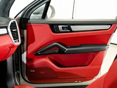 2023 Porsche Cayenne E-Hybrid 2.0T PHEV Platinum — фото 17
