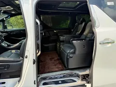 2021 Toyota Alphard Hybrid 2.5L Premium, белый — фото 10