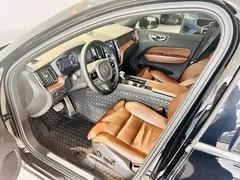 2021 Volvo XC60 4WD Luxury — фото 10